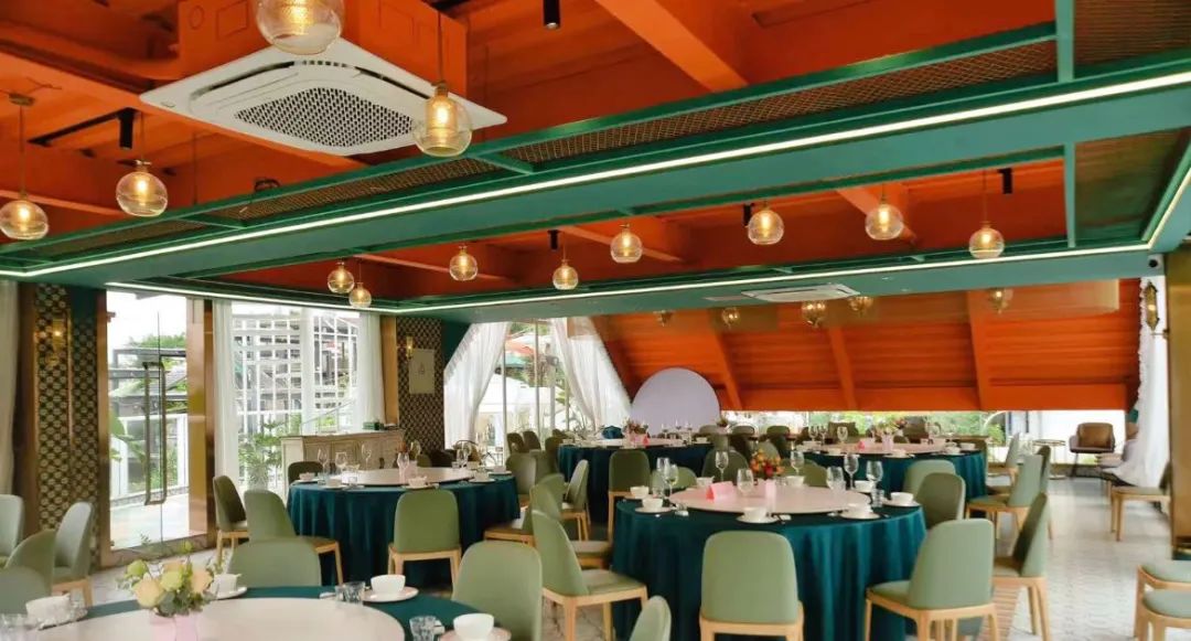 武汉将色彩碰撞到底，看这家深圳餐饮空间设计如何诠释独特的摩洛哥风情